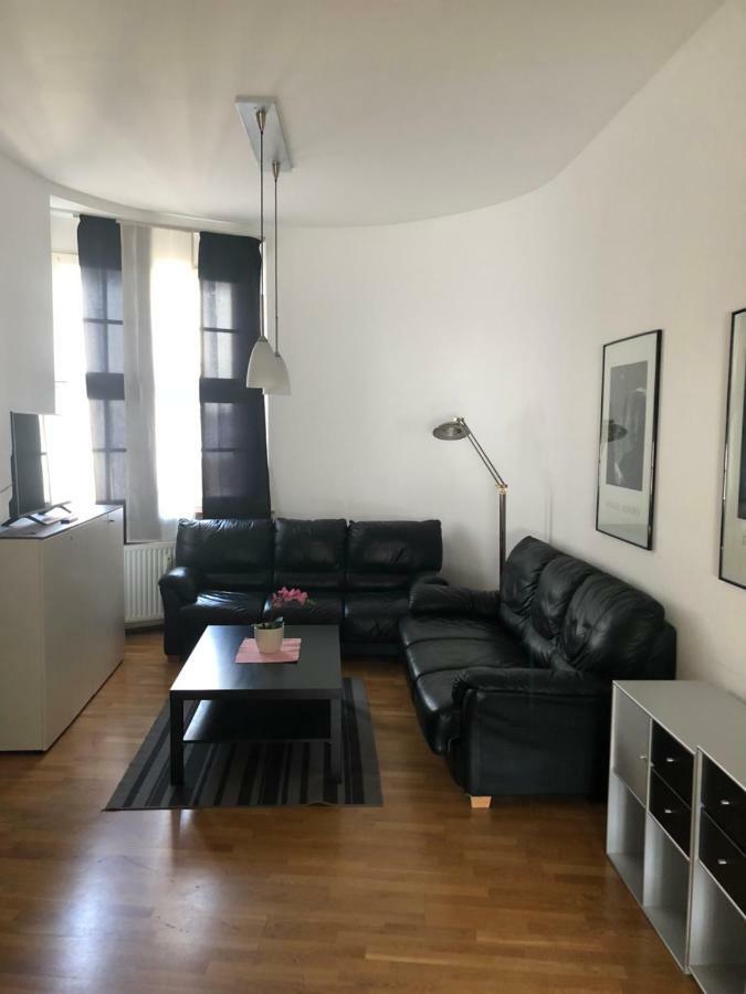 Ferienwohnung Mitten In วิสบาเดน ภายนอก รูปภาพ