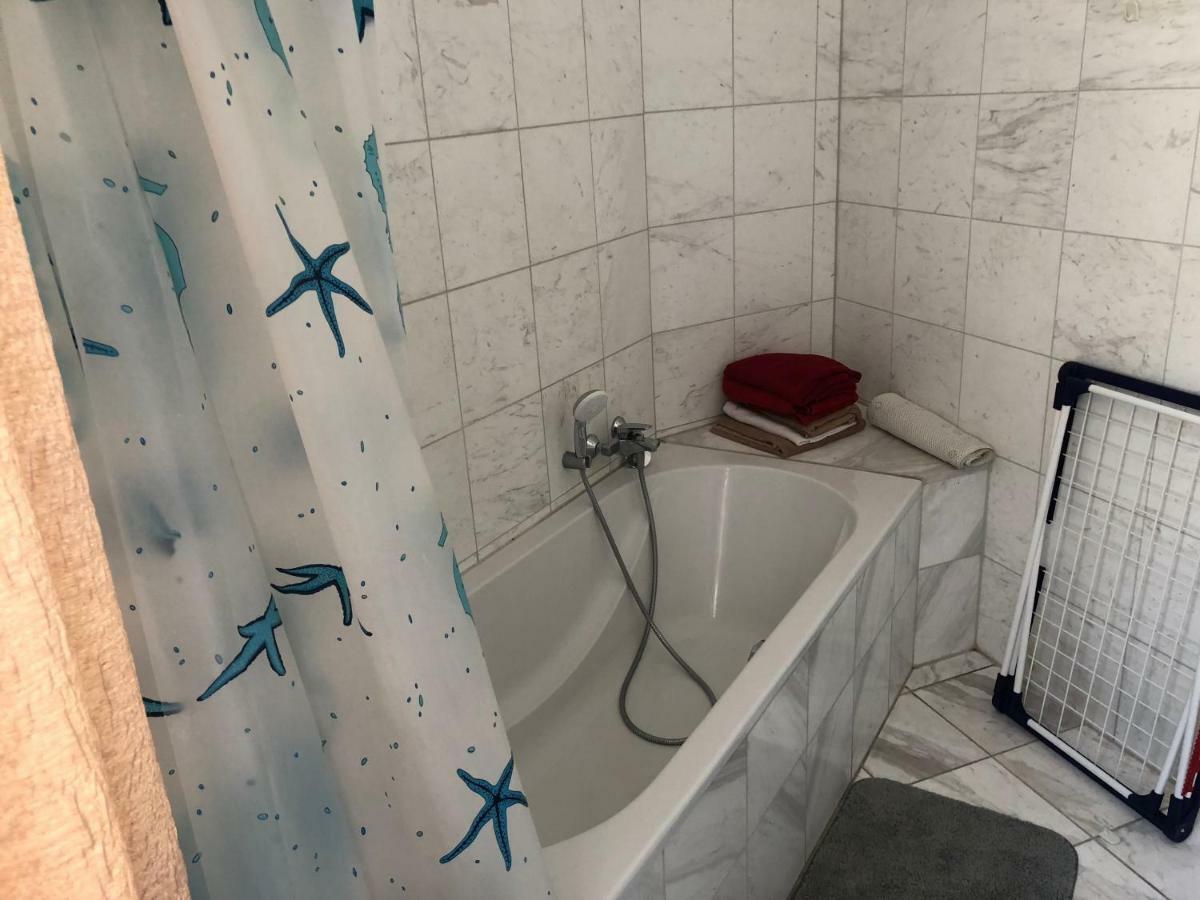 Ferienwohnung Mitten In วิสบาเดน ภายนอก รูปภาพ