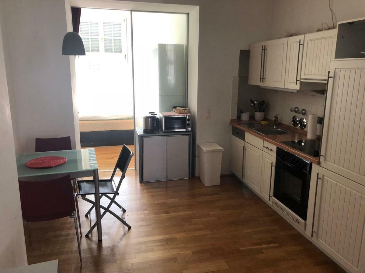 Ferienwohnung Mitten In วิสบาเดน ภายนอก รูปภาพ