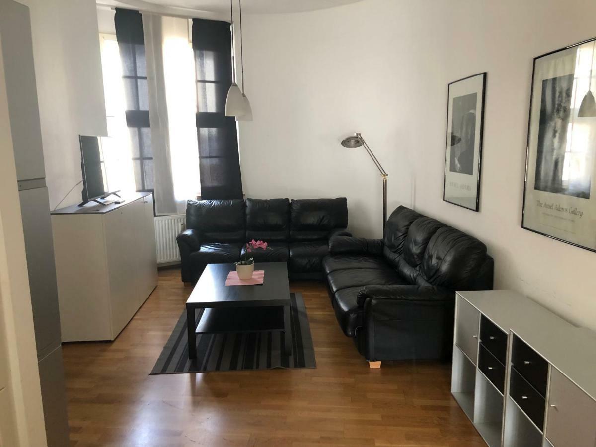 Ferienwohnung Mitten In วิสบาเดน ภายนอก รูปภาพ